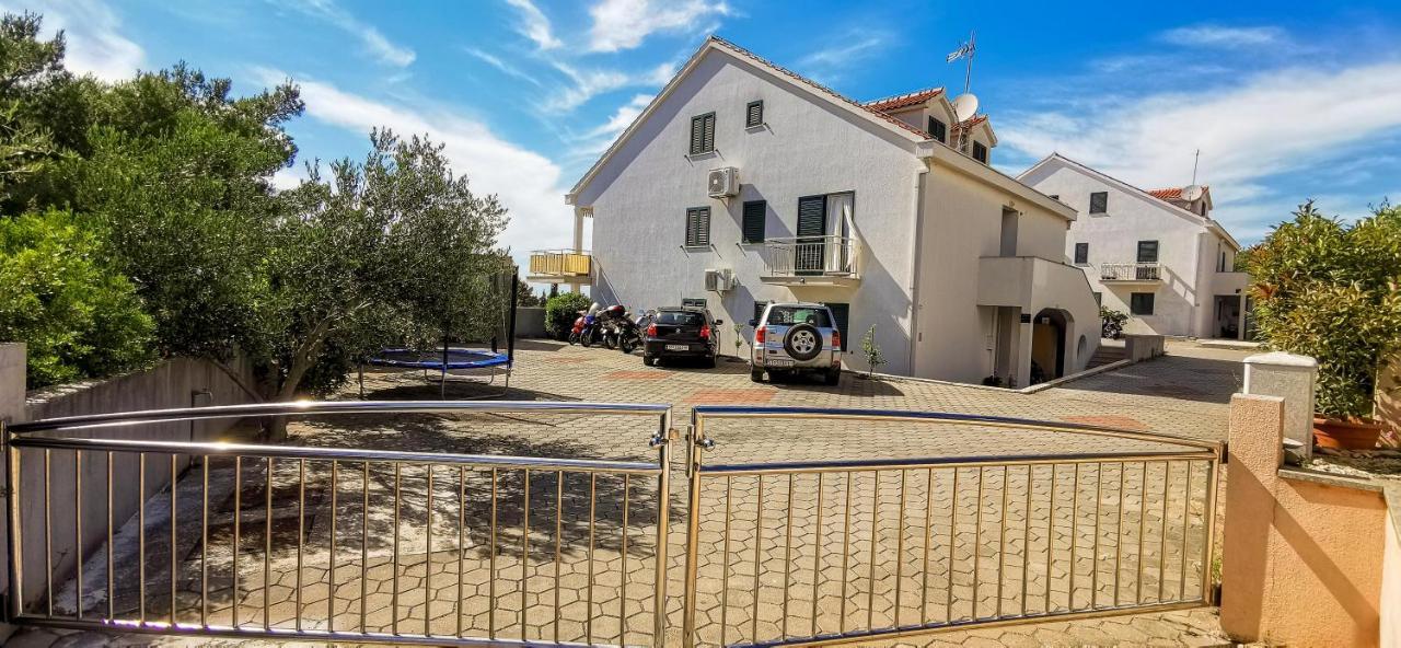 Nono Jure , Private Pool & Sauna Milna  Exterior foto